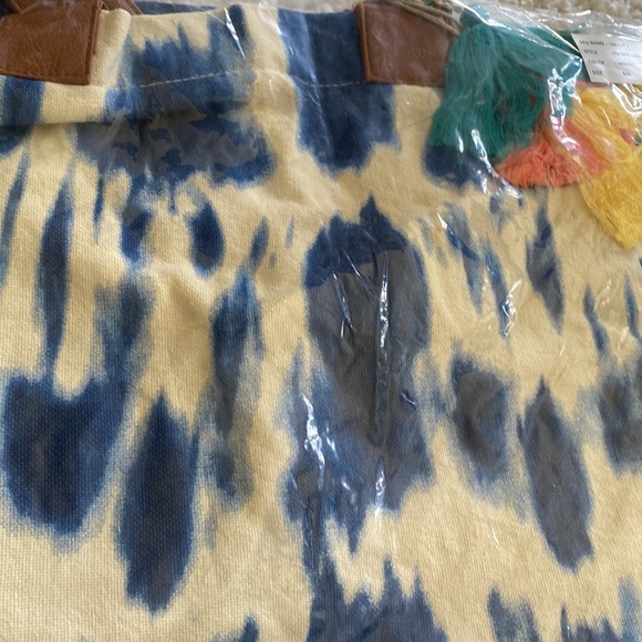 Lu+Elle Tie Dye Laguna Tote in Indigo - Picture 9 of 9